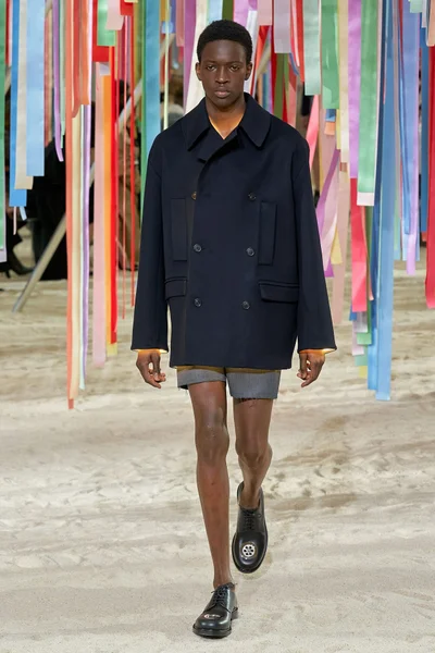 Look 28